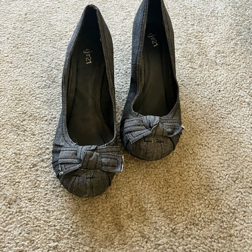 Size 9 grey heels